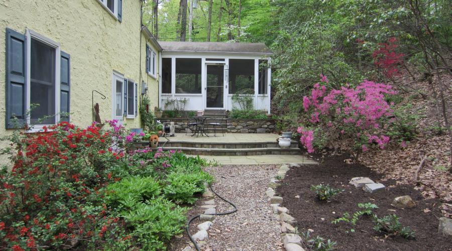 Custom Stonework - Walkway